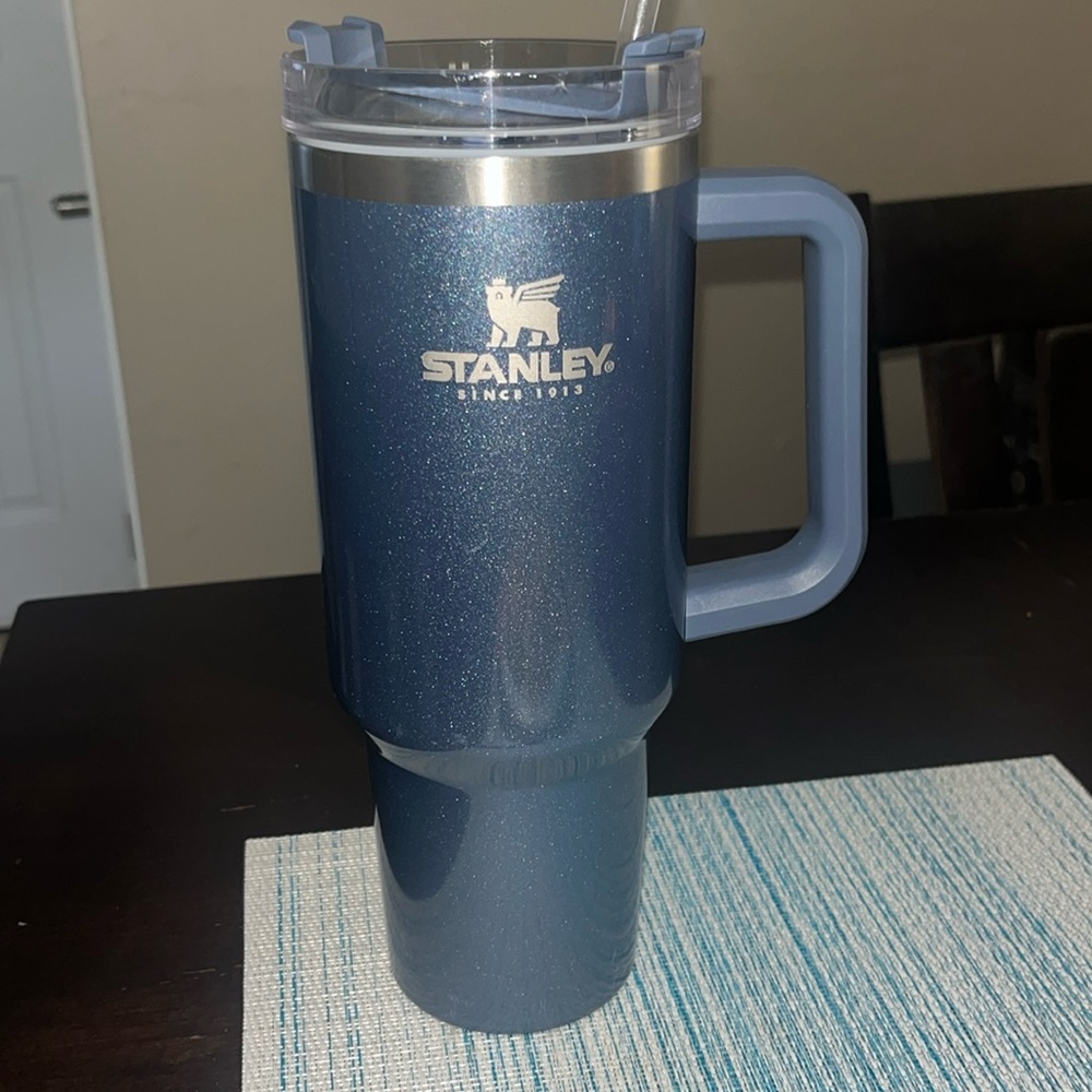 40 oz STANLEY